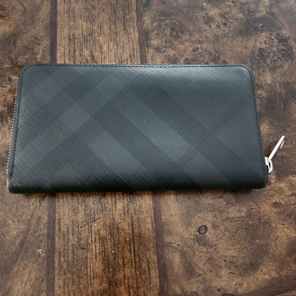 Burberry Zip Around Long Wallet & Coa
